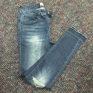 💙Adam Levine Jeans💙